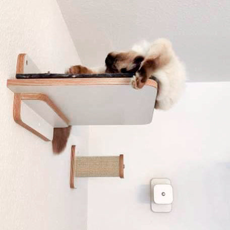 Long sleeper | WALL-MOUNTED LOUNGER for cats - white