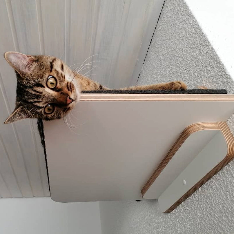 Long sleeper | WALL-MOUNTED LOUNGER for cats - white
