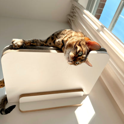 Long sleeper | WALL-MOUNTED LOUNGER for cats - white