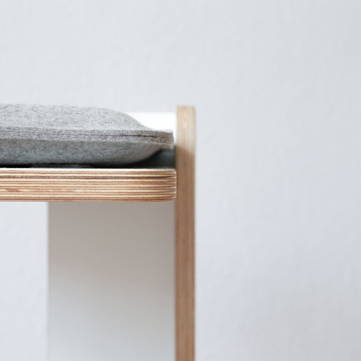 SCRATCH & REST TOWER for cats with scratching surface